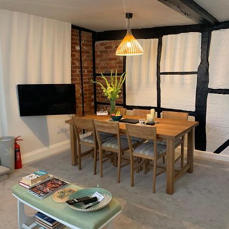Hideaway Holiday Apartment Salisbury Exteriör bild