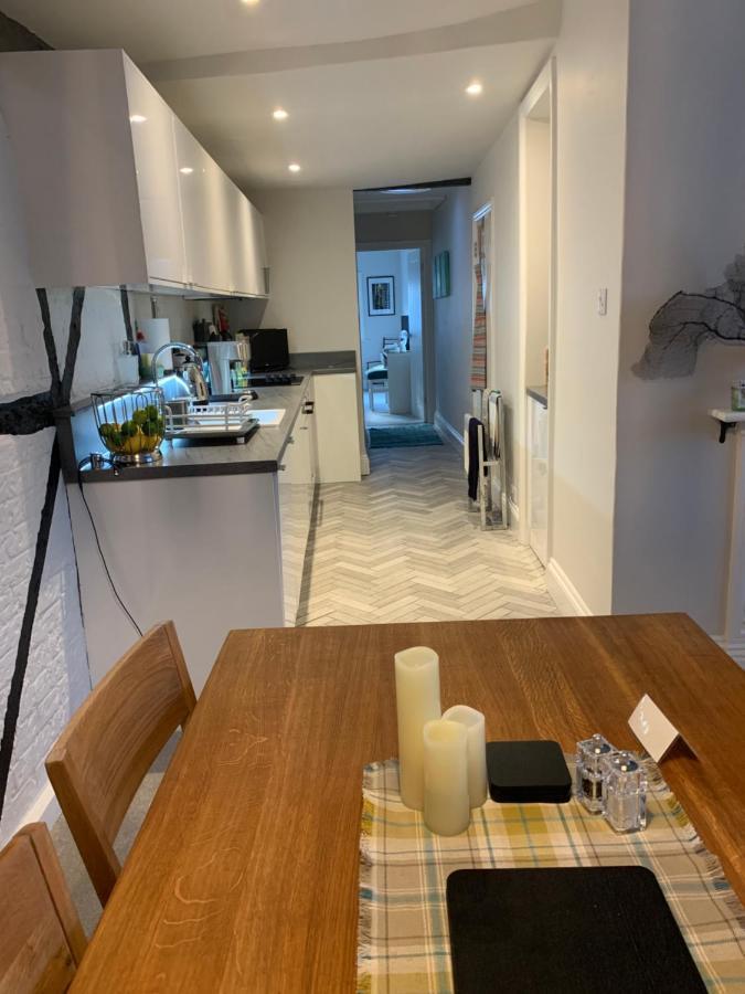 Hideaway Holiday Apartment Salisbury Exteriör bild