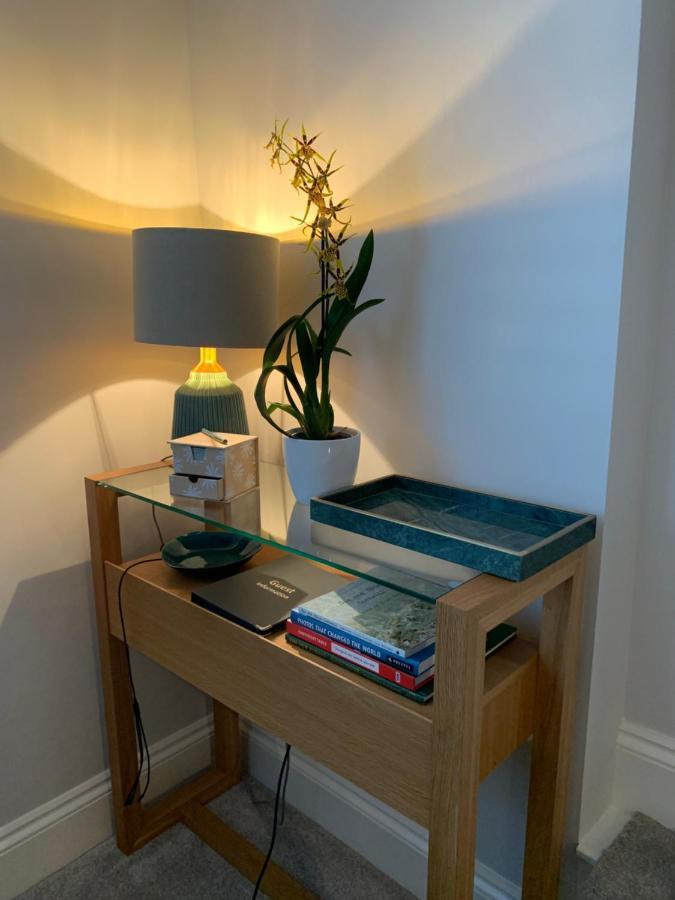 Hideaway Holiday Apartment Salisbury Exteriör bild