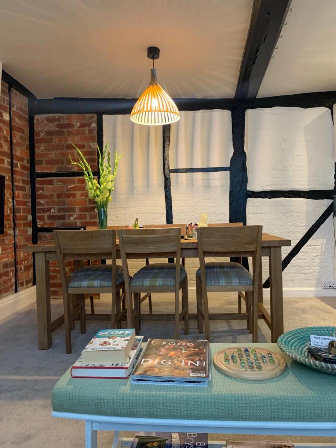 Hideaway Holiday Apartment Salisbury Exteriör bild